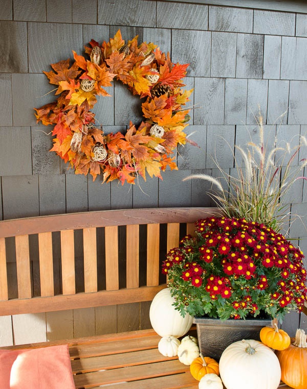 32 decorating ideas with fall leaves farmfoodfamily.com