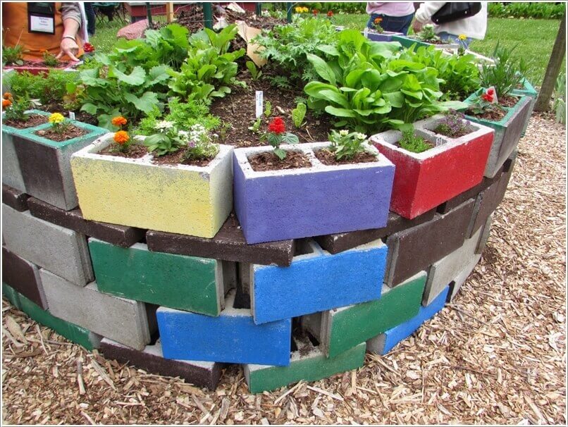 Colorful Block Garden Bed | Cool Round Garden Bed Ideas For Landscape Design - FarmFoodFamily.com #raisedgarden #raisedgardenbed #gardenbed