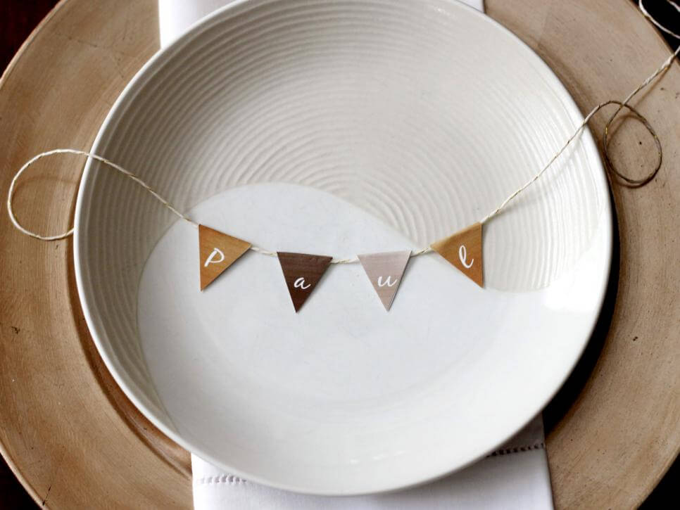 Place card buntings | Thanksgiving Gifts Kids Can Make - FarmFoodFamily.com