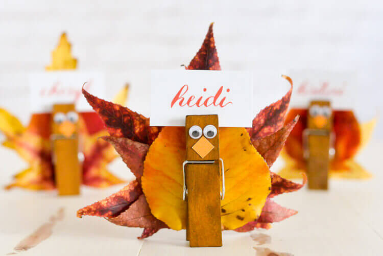 Turkey place card holders | Thanksgiving Gifts Kids Can Make - FarmFoodFamily.com