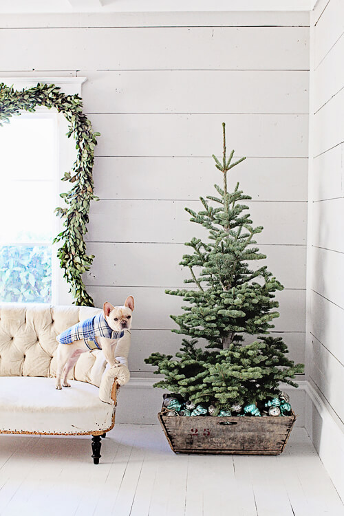 French Farmhouse Christmas Tree | Best Way to Decorate Christmas Trees on a Budget: Inexpensive or Free & Easy Holiday Ornaments & Decorations
