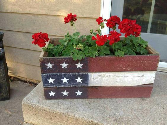 Cute Patriotic Planter | Flower Garden Ideas for Containers and Windowboxes