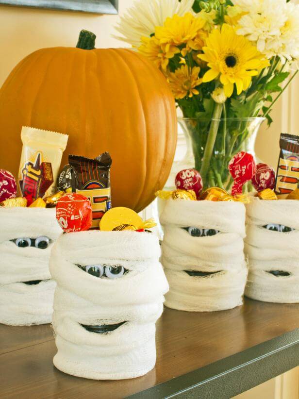 Party Favor: Mummy Candy Cans | Halloween Party Themes For Adults