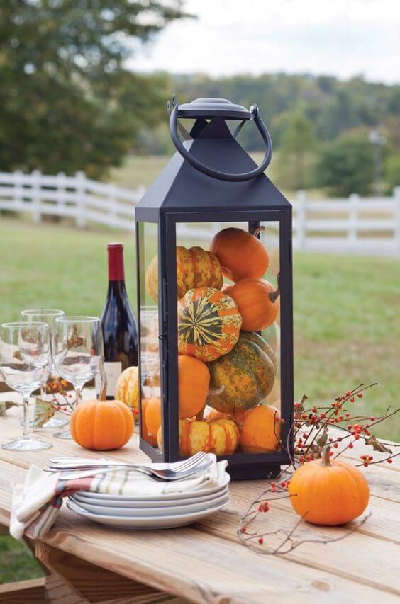 Lantern display | Best Thanksgiving Centerpieces