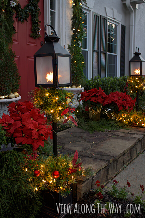 Christmas front door | Christmas Door and Window Lighting Decorating Ideas