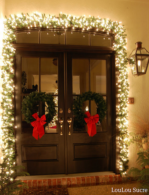 Outdoor lighting | Christmas Door and Window Lighting Decorating Ideas