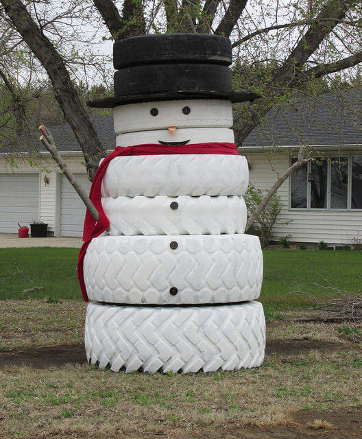 Tire Snowman | Best Recycled Tire Christmas Decoration Ideas | FarmFoodFamily.com