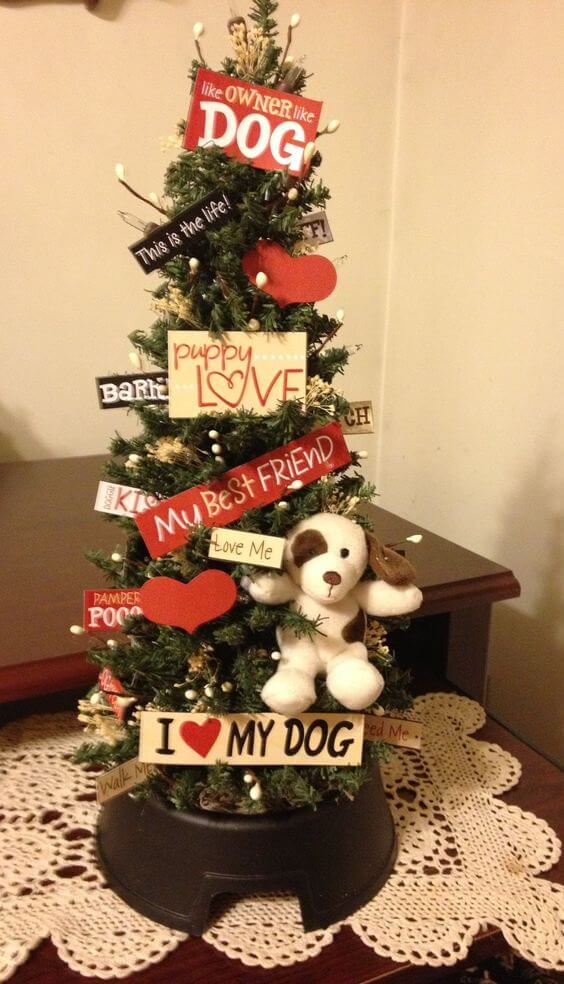 1 christmas tree with doggy theme