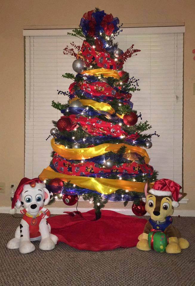 4 christmas tree with doggy theme