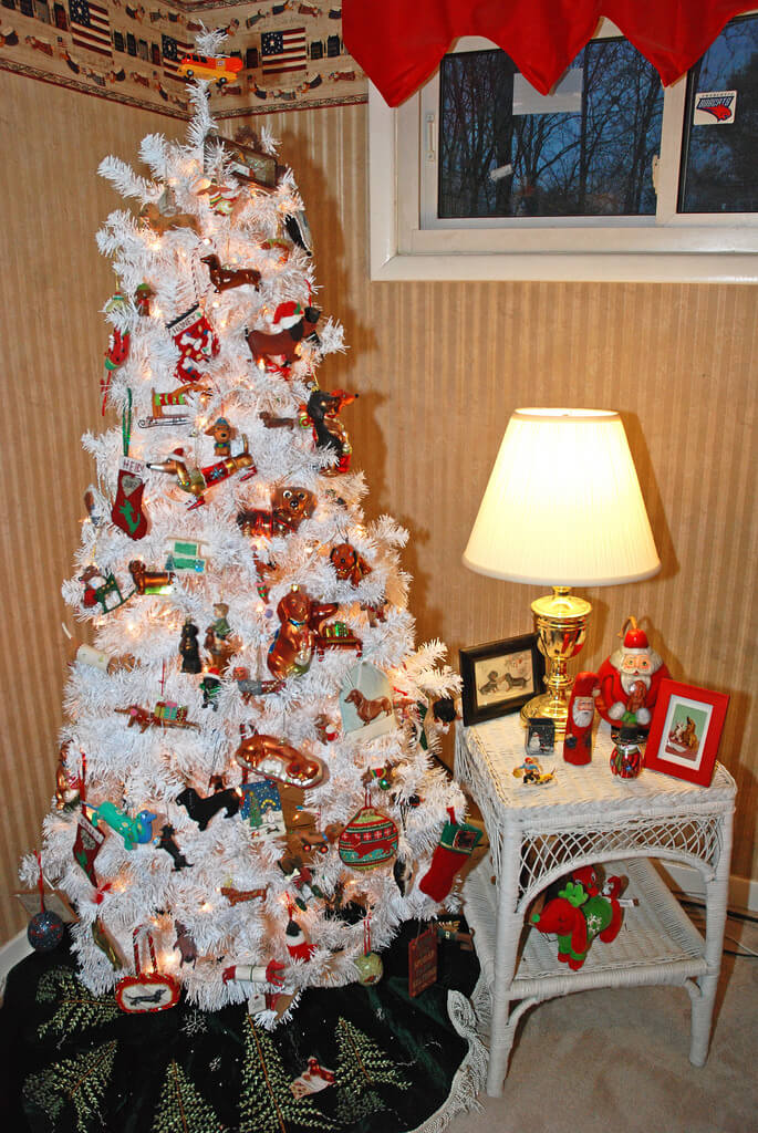 6 christmas tree with doggy theme