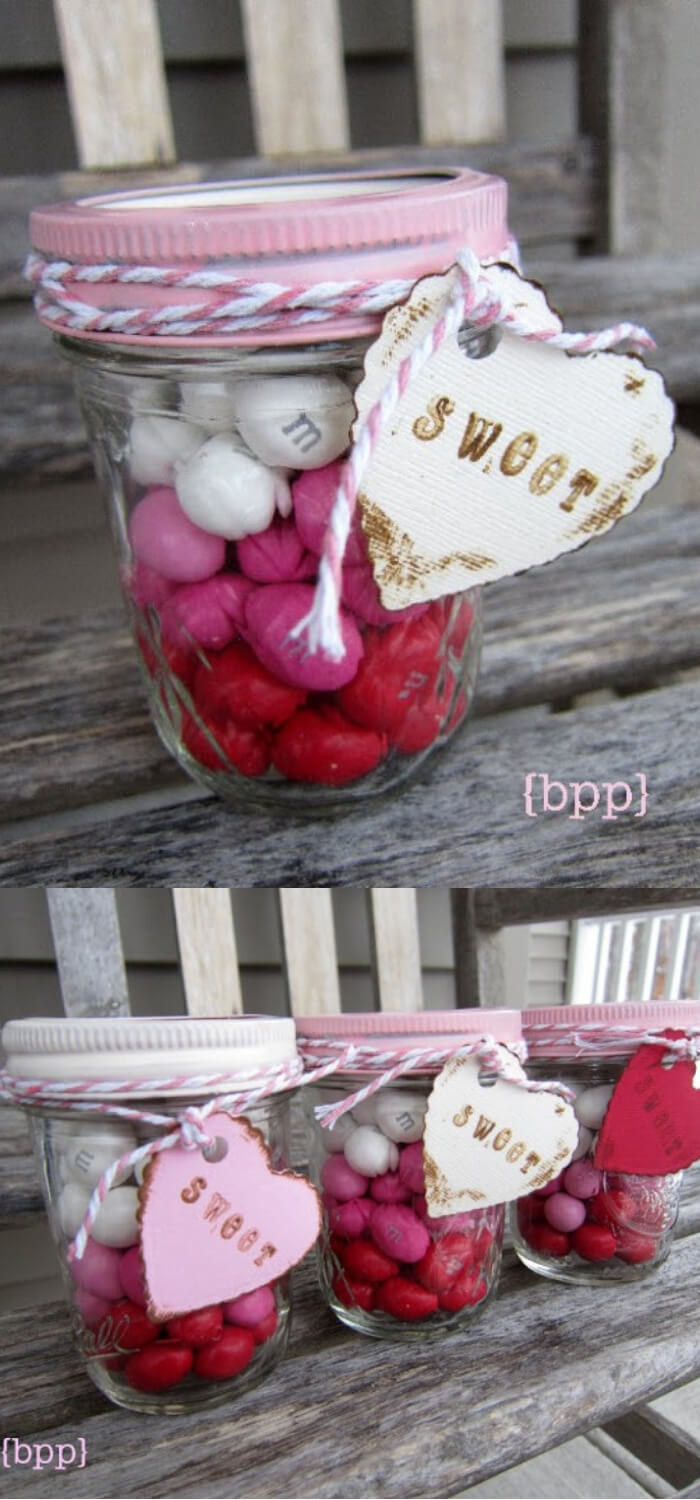 Layered candy mason jars | DIY Mason Jar Gift Ideas For Valentine's Day | FarmFoodFamily.com