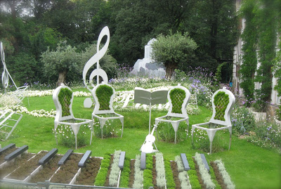 Garden of Music | Creative Upcycled DIY Chair Planter Ideas For Your Garden