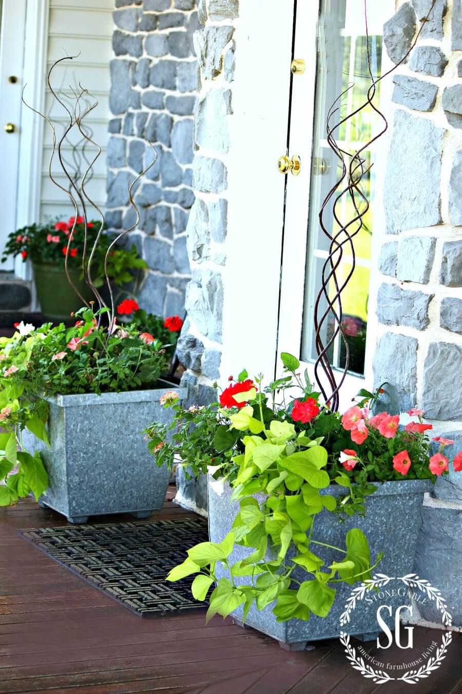 Potted Flowers | DIY Spring Porch Decor Designs & Ideas