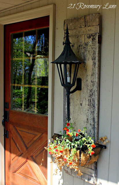 Panel side lamp | Trending & Vintage Porch Lighting Ideas & Designs | FarmFoodFamily.com