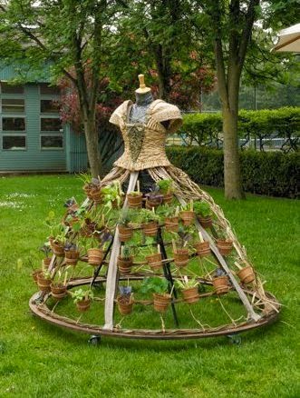 Mobile Garden Dress | Best DIY Repurposed Garden Tools Ideas | Garden Craft Ideas