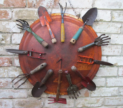 Garden Clock | Best DIY Repurposed Garden Tools Ideas | Garden Craft Ideas