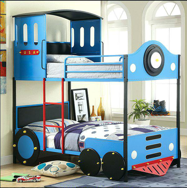 Train decor for toddler room | Decorating a Train Theme Nursery or Bedroom