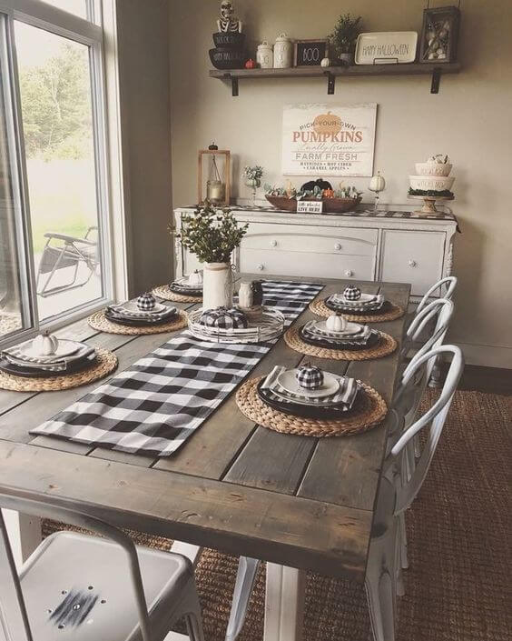 Stunning Farmhouse Dining Room Decor, Farmhouse Centerpiece Ideas For Kitchen Table