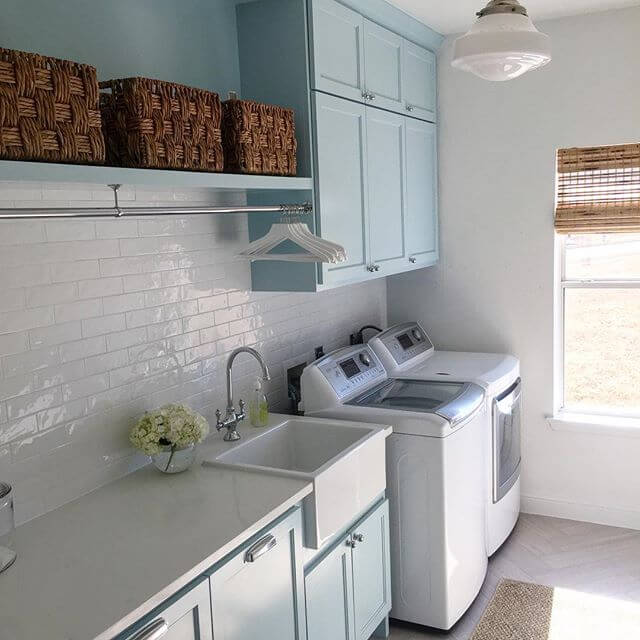 DIY Farmhouse Laundry Room Ideas: White and blue laundry room