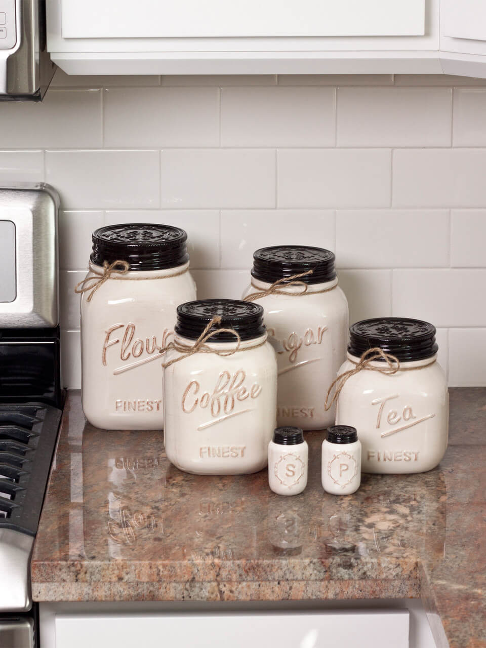 Off White Canister Mason Jars | Inspiring Farmhouse Kitchen Design & Decor Ideas