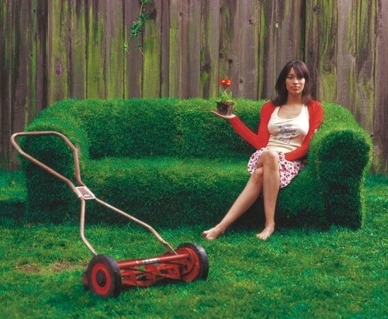 Green lawn sofa | DIY Backyard Projects For Summer | FarmFoodFamily