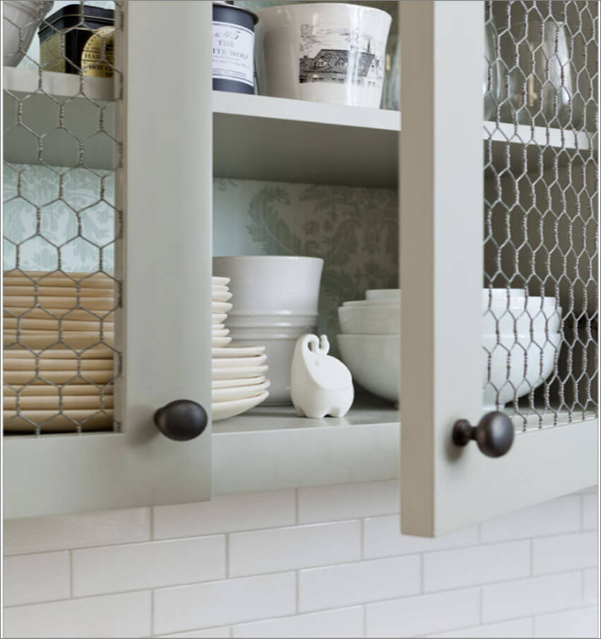 Chicken wire cupboard doors | Inspiring Farmhouse Kitchen Design & Decor Ideas