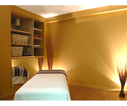 12 Shedding light is important to decor a chiropractic room