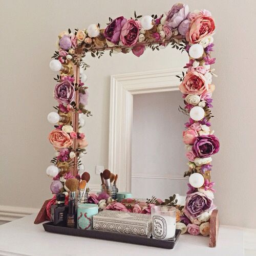 mirror with flowers