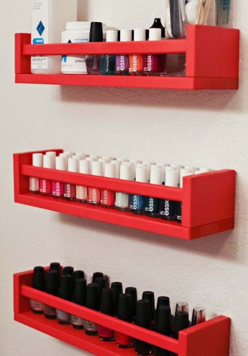 The shelf where you can organize the enamels