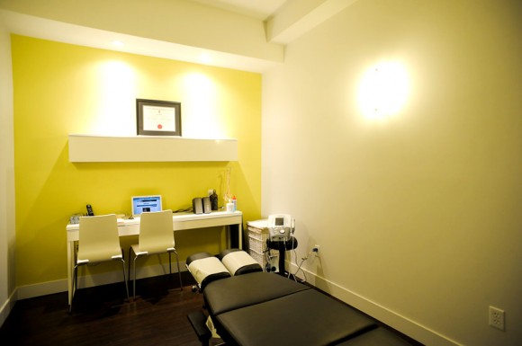 4 An example of modern chiropractic office interior design