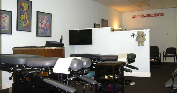 6 Example of the friendly sense inside the chiropractic office interior design