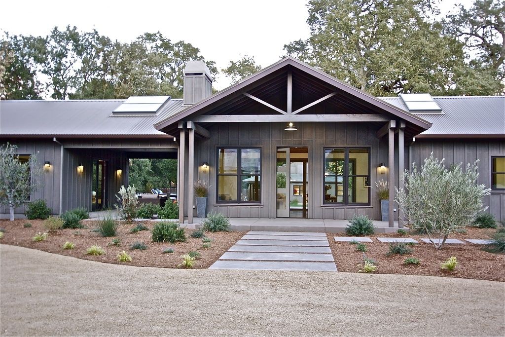 Ranch traditional property with an exterior gray