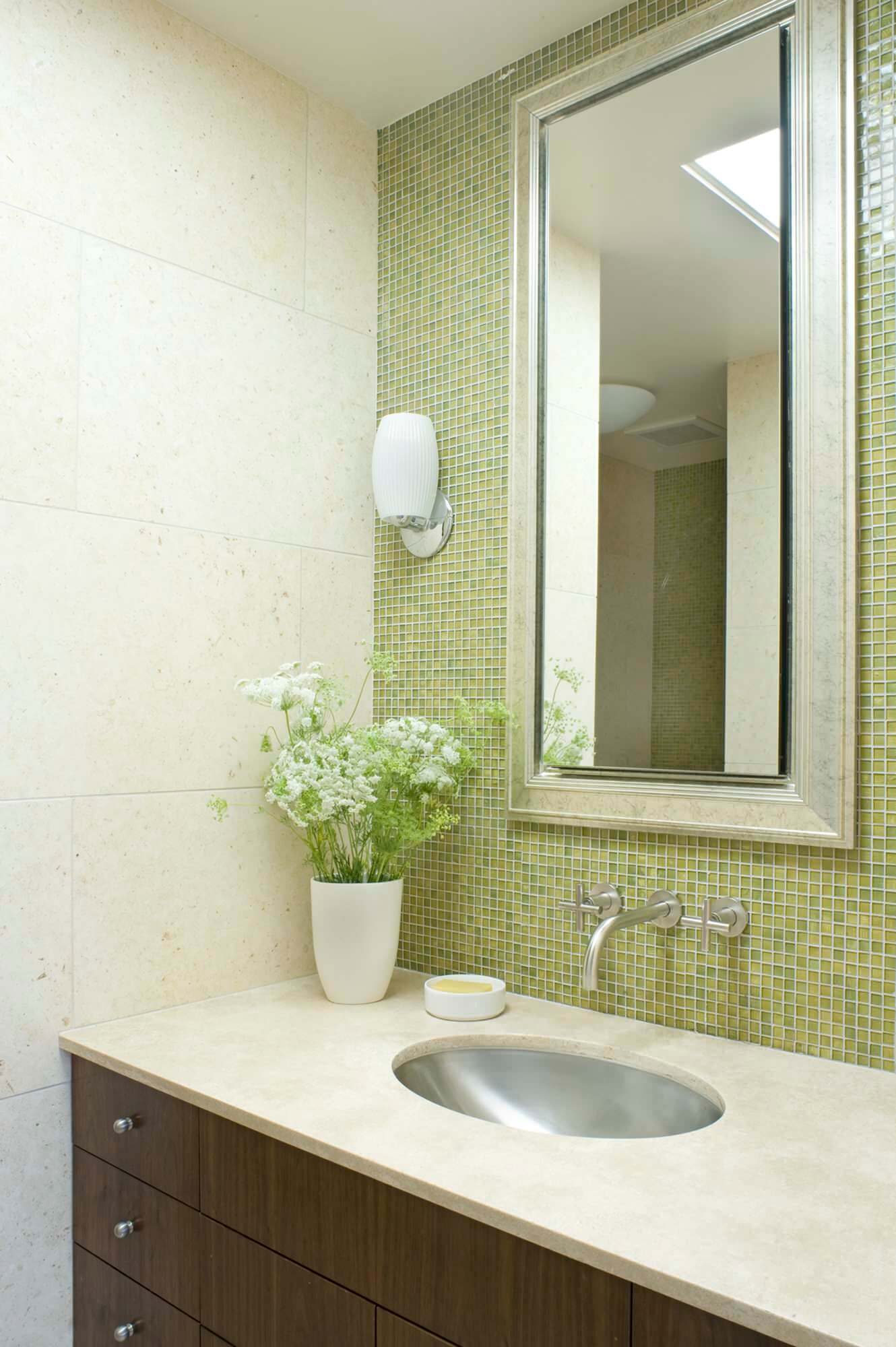 10 contemporary bathroom faucet designs