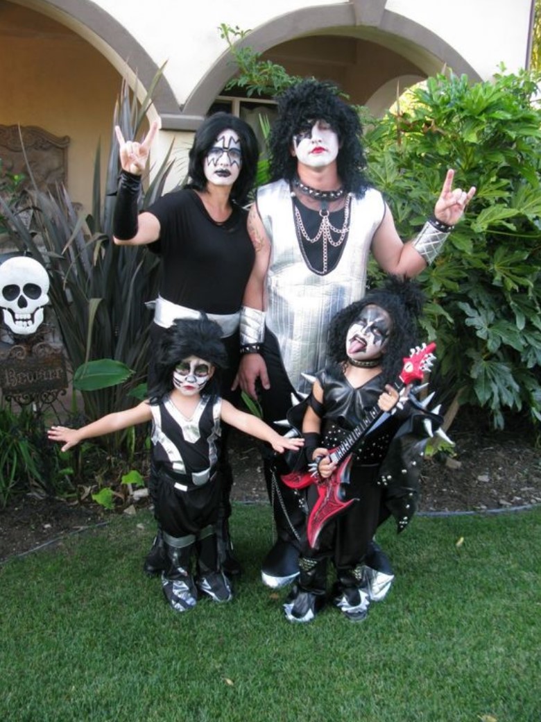 19 halloween costumes for families