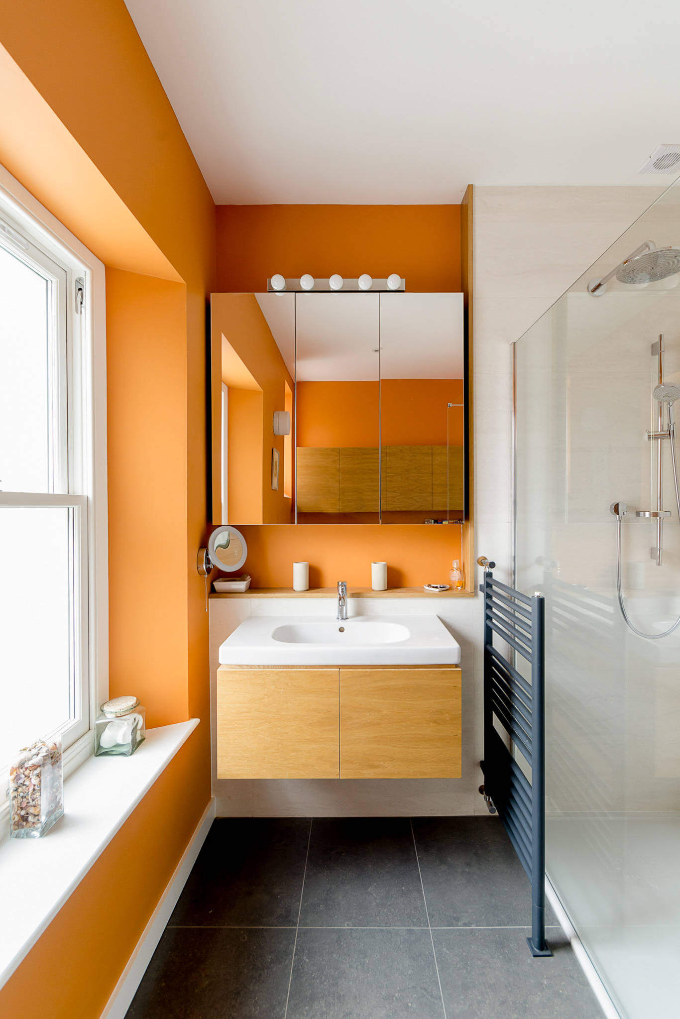 20 contemporary small bathroom ideas