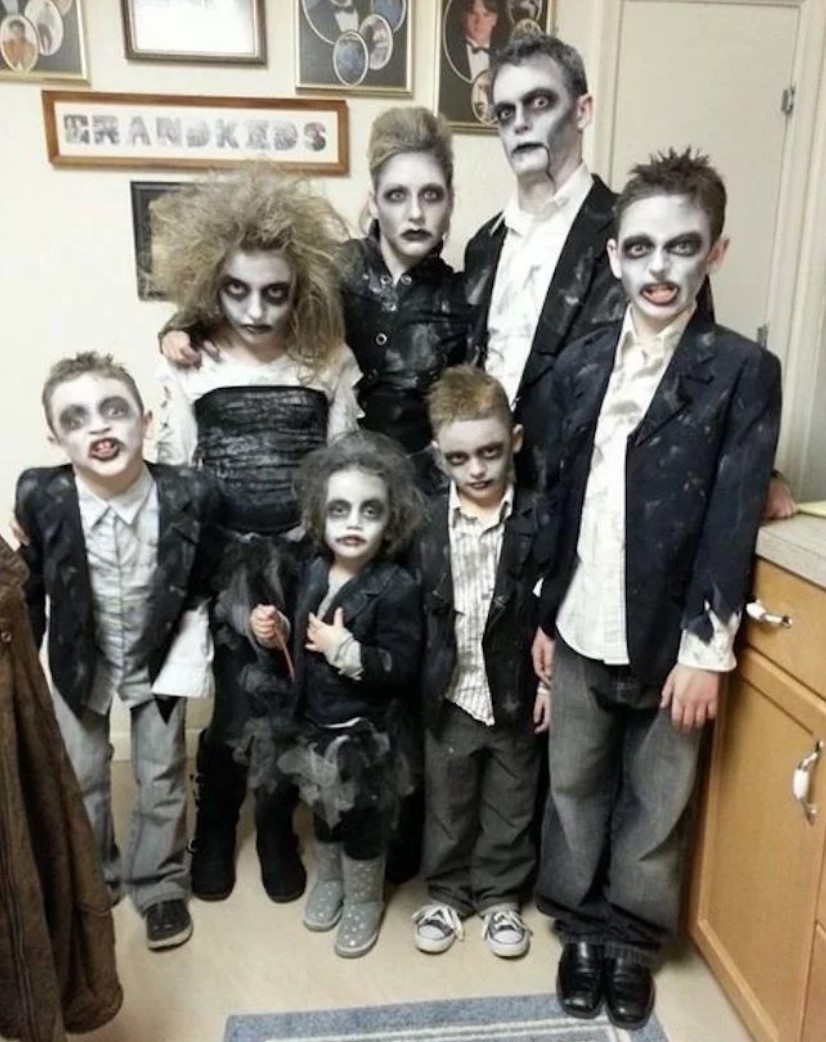 4 halloween costumes for families