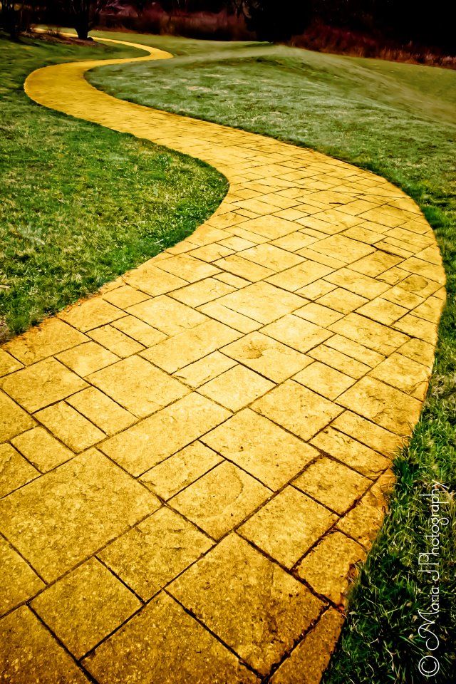 7 yellow Brick walkways
