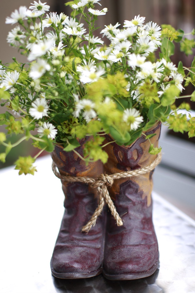 9 planter ideas from recycled footwear