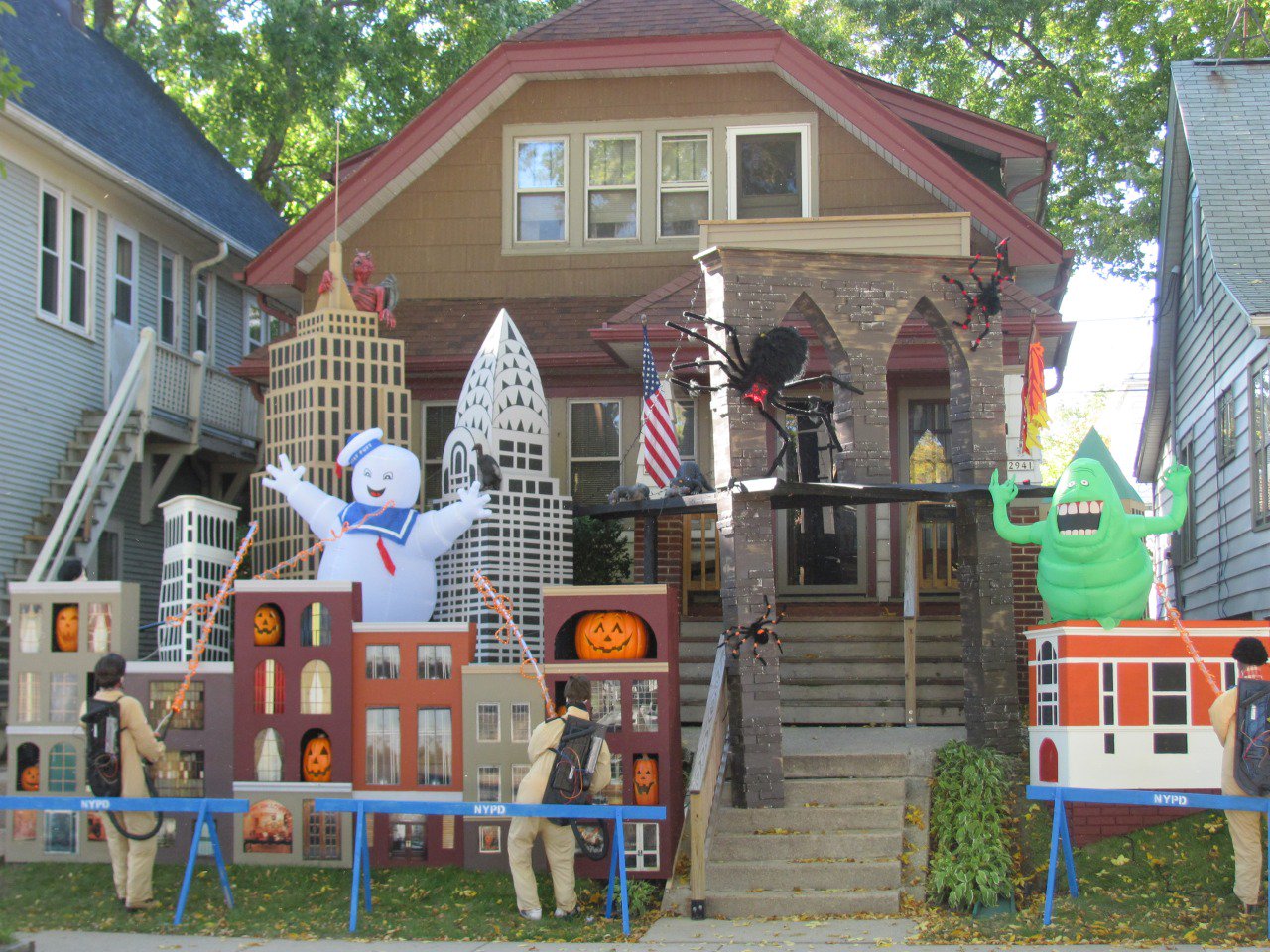 9 scary halloween decorations