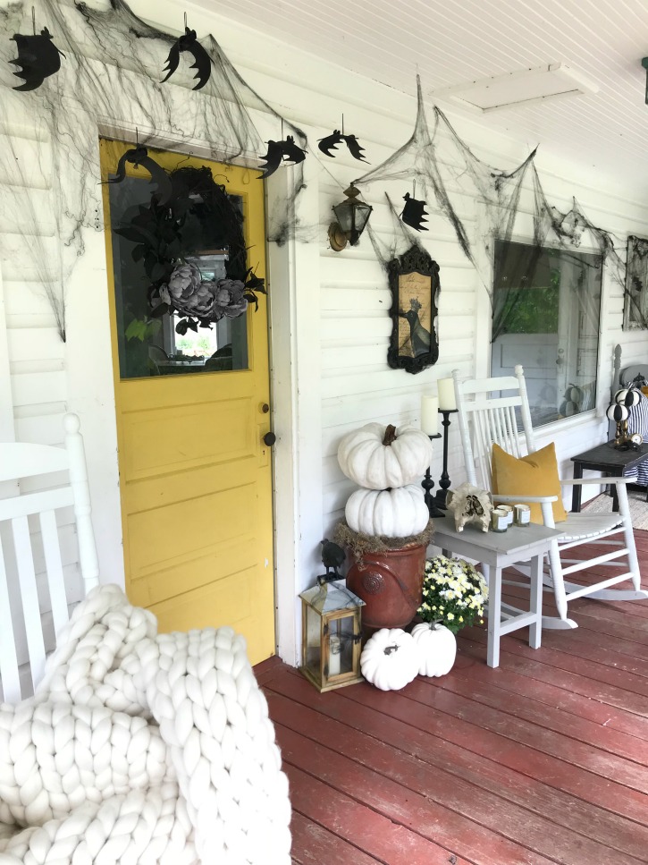 7 farmhouse halloween decor ideas