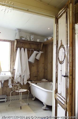 17 shabby chic bathroom ideas
