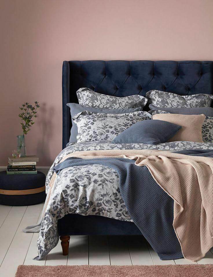 Grey Bedroom Ideas Designs, What Color Headboard With Grey Bedding