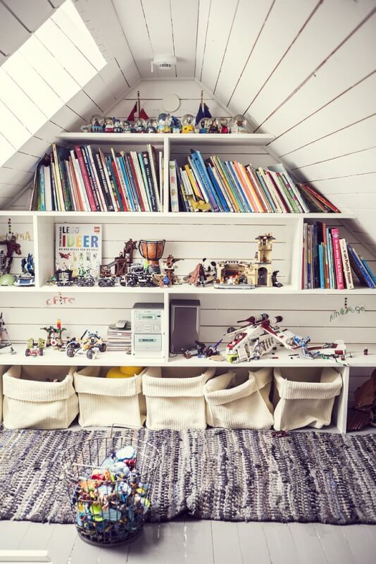 A beautiful Wall Library to support your kid’s study space.