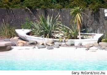 Tropical shipwreck bedding | Beach-Style Outdoor Ideas For Your Porch and Backyard