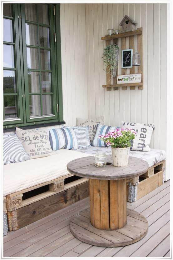The pallet bench