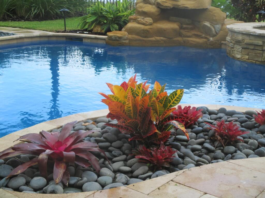 Beach Stone Swimming Pool Designs