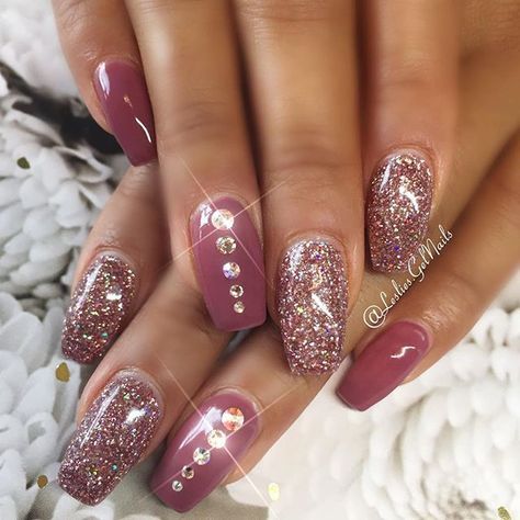 9 glitter nail designs