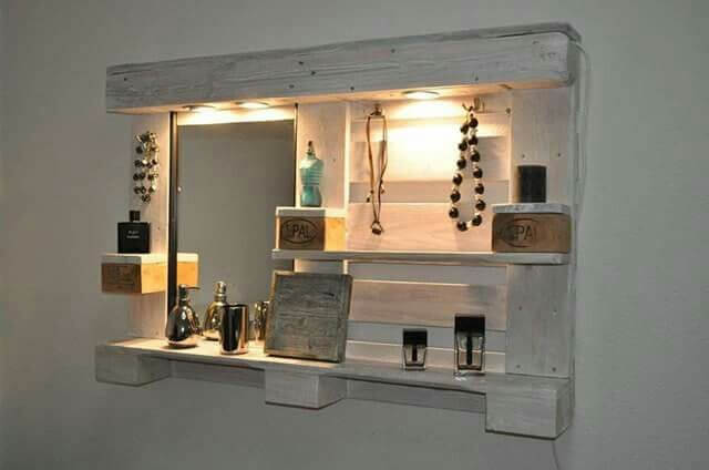 Bedroom Pallet Shelf with Mirror