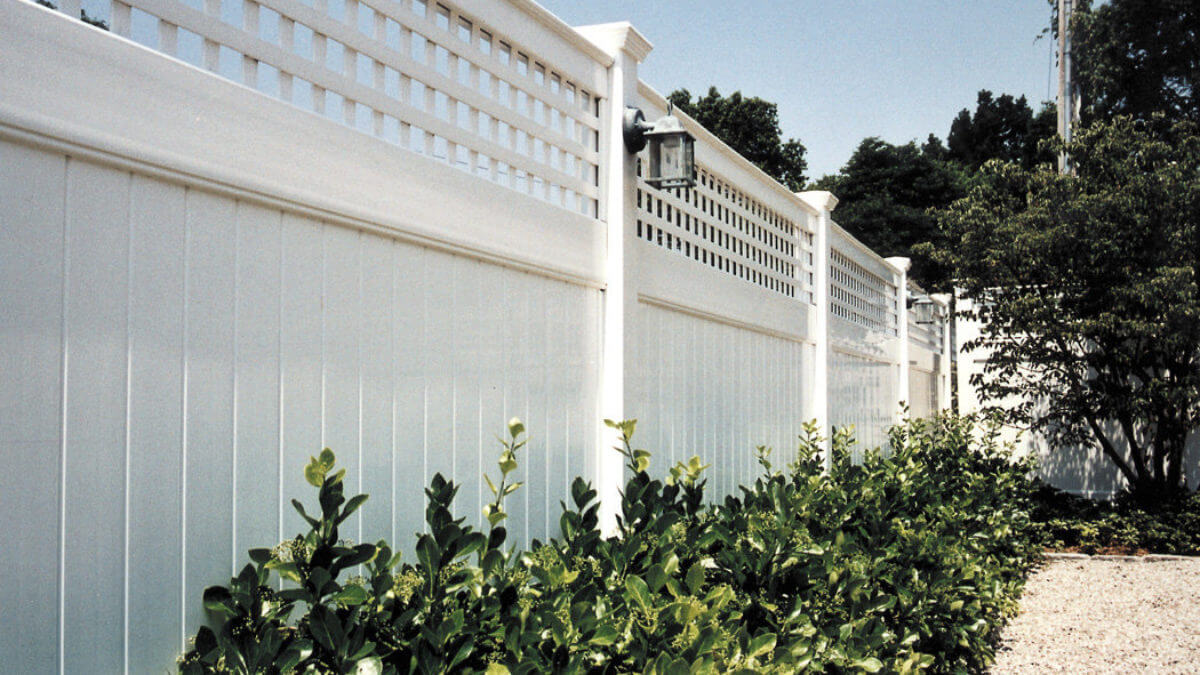 2 privacy decorative lattice fence ideas