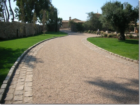 3 tar and chip driveway ideas on a budget